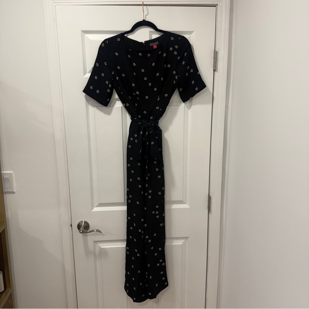 Vince Camuto Black Floral Jumpsuit‎ 0 Zip Belted Ditsy Cute Print Short Sleeve